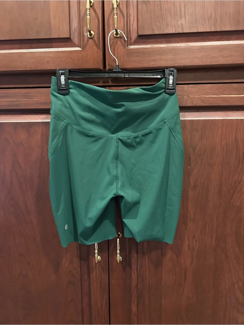 Lululemon biker shorts green sz 8